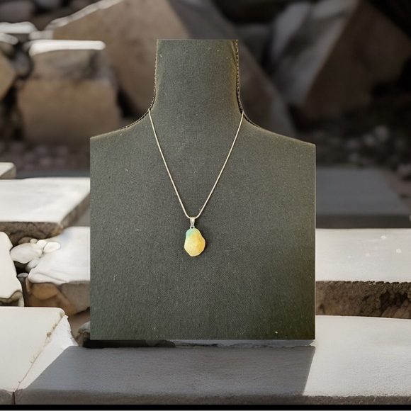 Green & Yellow Stone Crystal necklace On Gold Chain - Picture 1 of 2